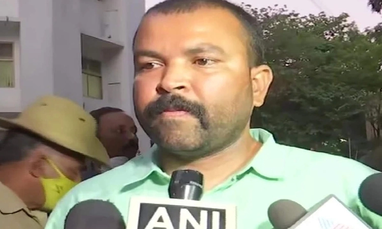 ವಿಚಾರಣೆಗೆ ಹಾಜರಾಗುವಂತೆ  ದಿನೇಶ್‌ ಕಲ್ಲಹಳ್ಳಿಗೆ ನೋಟಿಸ್‌