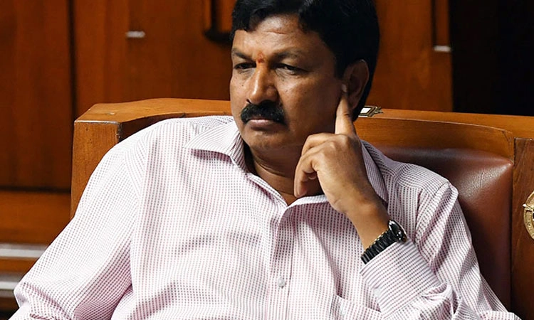 ಸಿ.ಡಿ ಪ್ರಕರಣ: ಸಚಿವ ಸ್ಥಾನಕ್ಕೆ ರಮೇಶ್ ಜಾರಕಿಹೊಳಿ ರಾಜೀನಾಮೆ