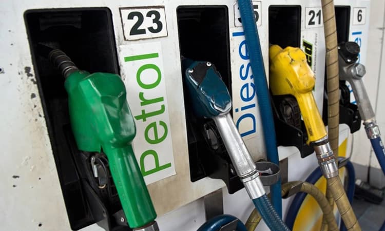 ತೆರಿಗೆ ಕಡಿತ ಮಾಡಿ ಪೆಟ್ರೋಲ್, ಡೀಸೆಲ್ ಬೆಲೆ ಇಳಿಕೆ-ವಿತ್ತ ಸಚಿವಾಲಯ ಚಿಂತನೆ?