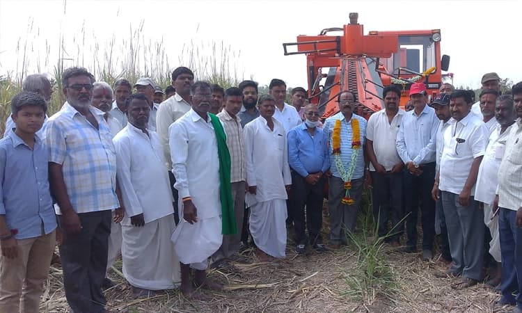 ಕೃಷಿಯಲ್ಲಿ ತಂತ್ರಜ್ಞಾನ ಅಳವಡಿಸಿಕೊಳ್ಳಿ