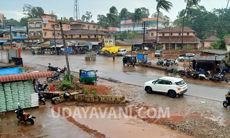 ಕರಾವಳಿಯಲ್ಲಿ ಮುಂದುವರಿದ ಮಳೆ: ಸಿದ್ದಾಪುರ ಪರಿಸರದಲ್ಲಿ ಗುಡುಗು ಸಹಿತ ಮಳೆ
