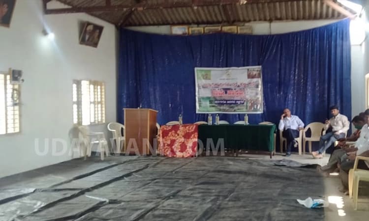 ತಹಶೀಲ್ದಾರರ ಗ್ರಾಮ ವಾಸ್ತವ್ಯಕ್ಕೆ ಗ್ರಾಮಸ್ಥರೇ ಬರಲಿಲ್ಲ!