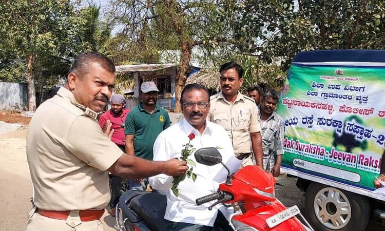 ಕಡ್ಡಾಯವಾಗಿ ರಸ್ತೆ ನಿಯಮ ಪಾಲಿಸಿ