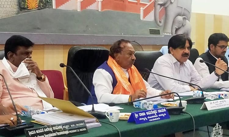 ದೇಣಿಗೆ ಲೆಕ್ಕ ಕೇಳಲು ಸಿದ್ದರಾಮಯ್ಯ ಯಾವನು? ಸಚಿವ ಈಶ್ವರಪ್ಪ ವಾಗ್ದಾಳಿ