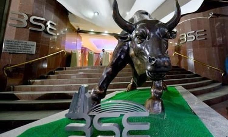 ಅಮೆರಿಕ,ಹಾಂಗ್ ಕಾಂಗ್ ಮಾರುಕಟ್ಟೆಗೆ ರಜೆ: 52.000 ಗಡಿ ದಾಟಿದ ಮುಂಬಯಿ ಷೇರುಪೇಟೆ ಸೂಚ್ಯಂಕ