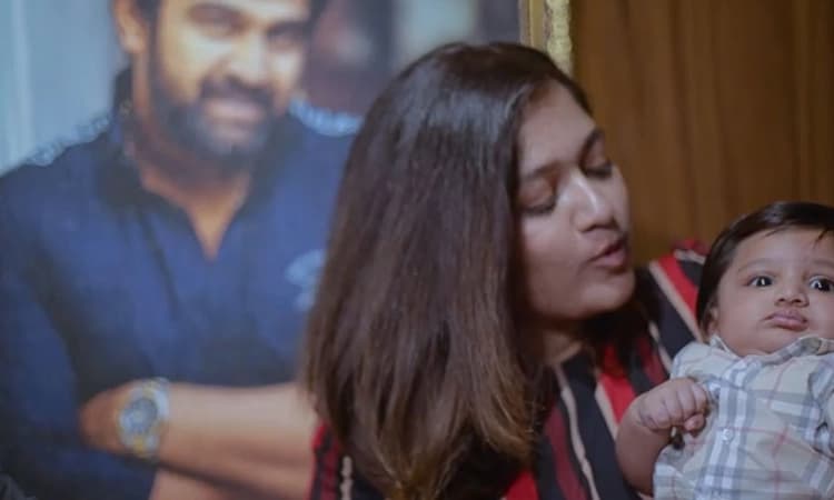 ವಿಡಿಯೋ: ಜ್ಯೂನಿಯರ್ ಚಿರು ಮುದ್ದುಮುಖ ಅನಾವರಣ ಮಾಡಿದ ಮೇಘನಾ ಸರ್ಜಾ