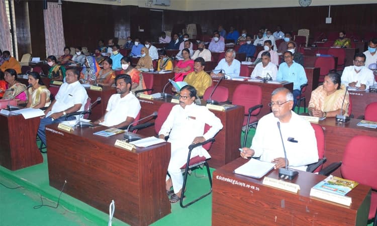ಆರೋಗ್ಯಾಧಿಕಾರಿಗೇ ಇಂಜೆಕ್ಷನ್‌