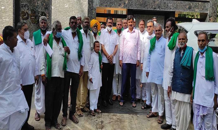 ಸಚಿವ ಜಾರಕಿಹೊಳಿ ಭೇಟಿ ಮಾಡಿದ ರೈತರ ನಿಯೋಗ