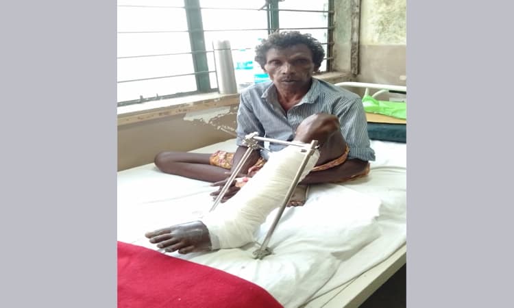 ಆಸ್ಪತ್ರೆ ಕೊಠಡಿಯಲ್ಲಿ ಹಾಡಿ ವ್ಯಕ್ತಿಯ ಅರಣ್ಯರೋದನ