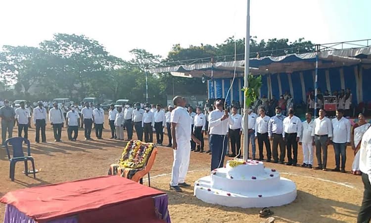 ರಾಷ್ಟ್ರೀಯ ಹಬ್ಬಗಳ ಆಚರಣಾ ಸಮಿತಿಯಿಂದ ಧ್ವಜಾರೋಹಣ