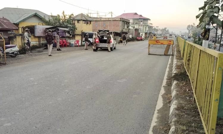 Manipur; ಹಿಂಸೆ ಉಲ್ಬಣ: ಗೋಲಿಬಾರ್‌ಗೆ ಒಬ್ಬ ಬಲಿ: ಕರ್ಫ್ಯೂ ಮುಂದುವರಿಕೆ