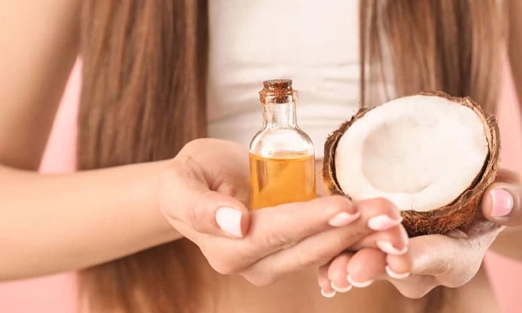 Coconut Oil: ತ್ವಚೆಗೆ ತೆಂಗಿನ ಎಣ್ಣೆ ಹಚ್ಚುವುದರಿಂದಾಗುವ ಉಪಯೋಗಗಳ ಬಗ್ಗೆ ತಿಳಿಯಿರಿ