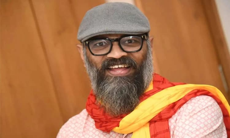 Director ಗುರುಪ್ರಸಾದ್ ಪಂಚಭೂತಗಳಲ್ಲಿ ಲೀನ: ಯೋಗರಾಜ್ ಭಟ್, ವಿಜಿ, ಡಾಲಿ ಅಂತಿಮ ನಮನ