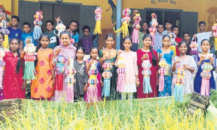 Bolar ಶಾಲೆ ಮಕ್ಕಳಿಂದ ಪರಿಸರ ಸ್ನೇಹಿ ಗೂಡುದೀಪ