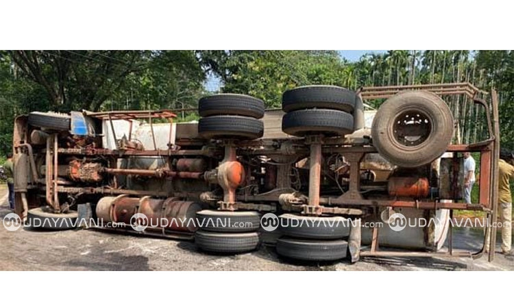 Sulya: ಜಾಲ್ಸೂರು ಸಮೀಪದ ಟ್ಯಾಂಕರ್ ಪಲ್ಟಿ – ಡೀಸೆಲ್‌ ಸೋರಿಕೆ