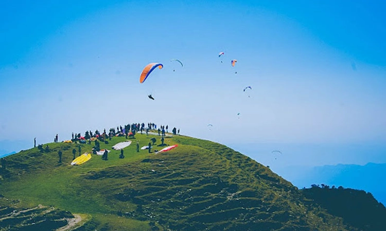 Himachal: ಪ್ಯಾರಾಗ್ಲೈಡಿಂಗ್ ಮಾಡುತ್ತಿದ್ದಾಗ ಅವಘಡ: ವಿದೇಶಿ ಪ್ಯಾರಾಗ್ಲೈಡರ್ ಮೃ*ತ್ಯು