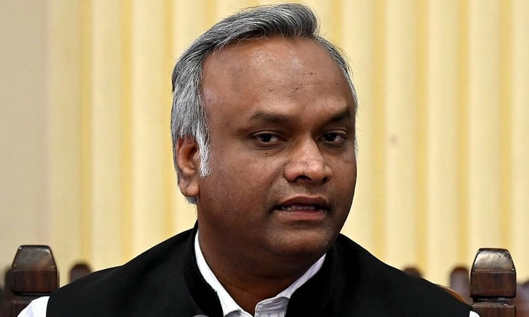 Waqf: “ಮುಂದಿನ ಜನ್ಮದಲ್ಲಿ ಮುಸ್ಲಿಮನಾಗಿ ಹುಟ್ಟಬೇಕು ಎಂದಿದ್ಯಾರು?”: ಪ್ರಿಯಾಂಕ್‌ ಖರ್ಗೆ