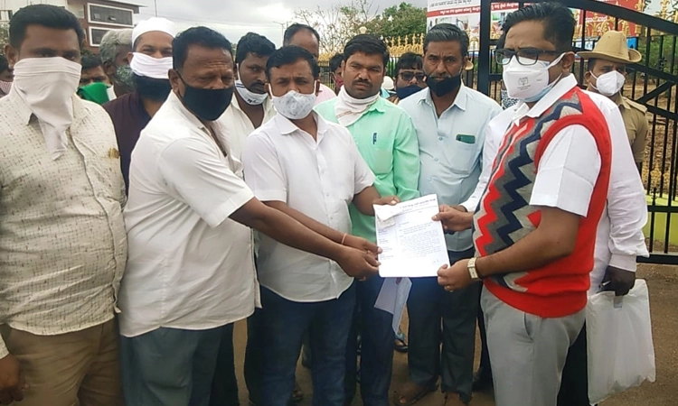 ಟೋಲ್‌ ಶುಲ್ಕ ವಿನಾಯಿತಿಗೆ ಲಾರಿ ಮಾಲೀಕರ ಸಂಘ ಒತ್ತಾಯ