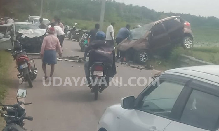 ರಂಗೇನಹಳ್ಳಿ ಬಳಿ ಕಾರುಗಳ ಮುಖಾಮುಖಿ ಢಿಕ್ಕಿ: ಓರ್ವ ಸಾವು, ಮೂವರ ಸ್ಥಿತಿ ಗಂಭೀರ