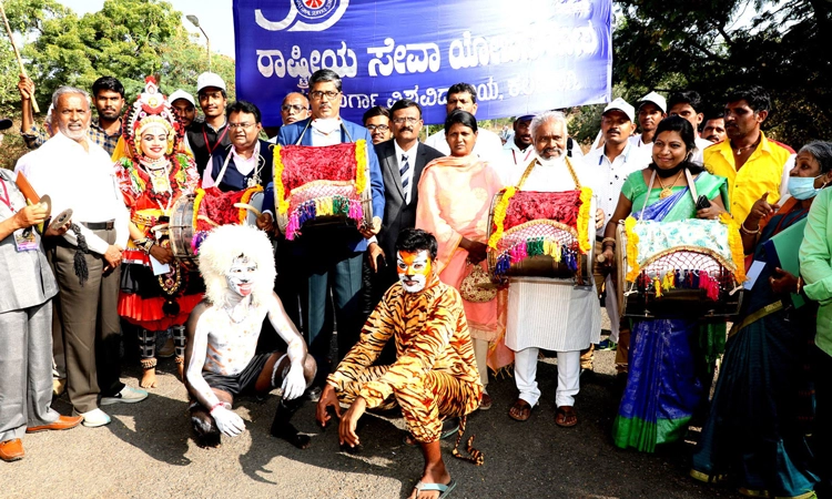 ಜನಪದ ಹಾಡು ಅನುಭವಿಸಿ ಕೇಳಿ: ಗುರುರಾಜ ಹೊಸಕೋಟ
