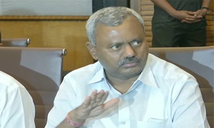 ಕಮಿಷನ್ ಸರಕಾರ ಎಂಬ ಡಿಕೆಶಿ ಹೇಳಿಕೆಗೆ ಎಸ್.ಟಿ. ಸೋಮಶೇಖರ್ ತಿರುಗೇಟು.