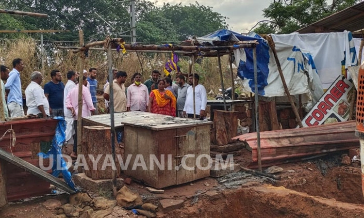 ತೊಕ್ಕೊಟ್ಟು: ತಾತ್ಕಾಲಿಕ ಬೀಫ್ ಸ್ಟಾಲ್ ಗೆ ಬೆಂಕಿ ಹಚ್ಚಿದ ಕಿಡಿಗೇಡಿಗಳು