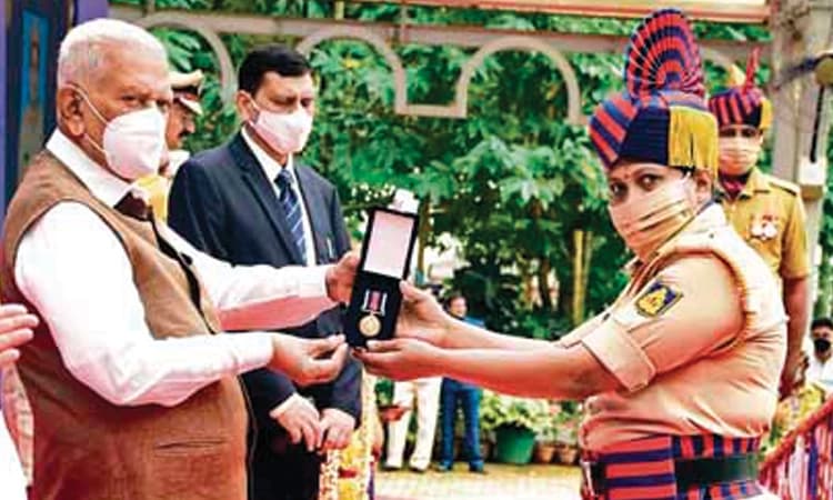 ಕೊಡಗಿನ ಹೆಡ್‌ಕಾನ್‌ಸ್ಟೇಬಲ್‌ ಎಂ.ಬಿ.ಸುಮತಿಗೆ ರಾಷ್ಟ್ರಪತಿ ಪದಕದ ಗರಿ