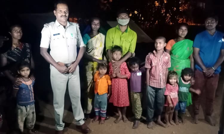 ನಿರಾಶ್ರಿತ ಕುಟುಂಬಗಳಿಗೆ ಬೆಳಕು ಕಲ್ಪಿಸಿದ ಎಎಸ್‌ಐ ದೊರೆಸ್ವಾಮಿ