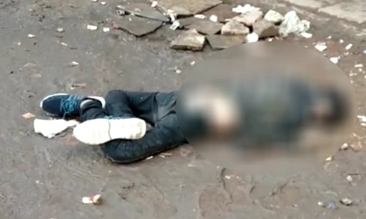 ವಿಜಯಪುರ : ಕಪಾಲಿ ಹೊಟೇಲ್ ಬಳಿ ಅಪರಿಚಿತ ಯುವಕನ ಶವ ಪತ್ತೆ