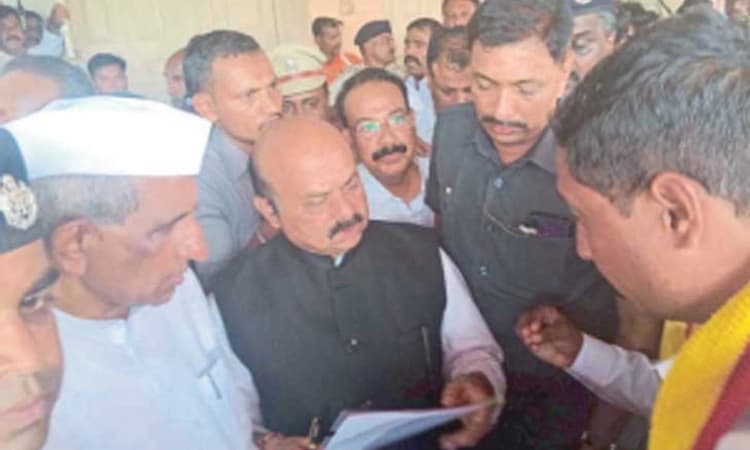 ಮಹಾ ಸಚಿವರಿಗೆ ಬೆಳಗಾವಿಗೆ ಪ್ರವೇಶ ನೀಡದಂತೆ ಒತ್ತಾಯ