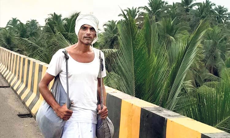 ಮಕ್ಕಳ ಉತ್ತಮ ಭವಿಷ್ಯಕ್ಕಾಗಿ ಶಿಕ್ಷಕನ ಕಾಲ್ನಡಿಗೆ