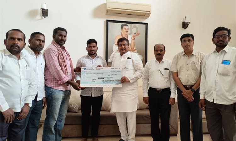 ಬಡ ಮಕ್ಕಳ ವೈದ್ಯಕೀಯ ಶಿಕ್ಷಣಕ್ಕೆ 8 ಲಕ್ಷ ರೂ. ನೆರವು ನೀಡಿದ ಎಂ.ಬಿ.ಪಾಟೀಲ್