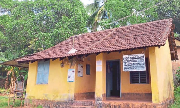 ಹಳ್ಳಿಗಳ ಪಶು ಚಿಕಿತ್ಸಾಲಯಗಳಲ್ಲಿ ಸಿಬಂದಿ ಕೊರತೆ; ಲಸಿಕೆ ಅಭಿಯಾನಕ್ಕೆ ಕರ್ತವ್ಯ ನಿಯೋಜನೆ