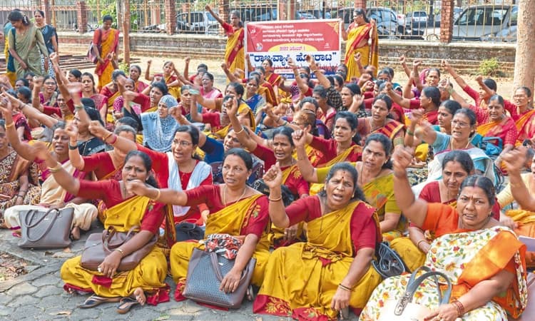 ಮಣಿಪಾಲ: ಅಂಗನವಾಡಿ ಕೇಂದ್ರದಲ್ಲೇ ಎಲ್‌ಕೆಜಿ, ಯುಕೆಜಿ ತೆರೆಯಲು ಆಗ್ರಹ