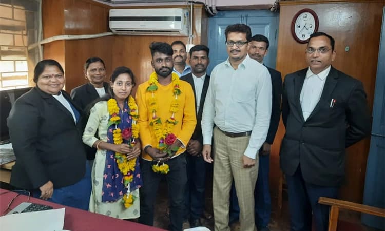 ಕೌಟುಂಬಿಕ ಕಲಹ: ಸತಿ-ಪತಿಯನ್ನು ಒಂದು ಮಾಡಿದ ಚಿಕ್ಕೋಡಿ ನ್ಯಾಯಾಲಯ