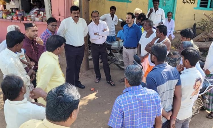 ವಾಂತಿ ಭೇದಿಯಿಂದ ಗ್ರಾಮಸ್ಥರು ಭಯ ಭೀತ; ಬಚನಾಳಕ್ಕೆ ವೈದ್ಯರ ತಂಡ, ಅಧಿಕಾರಿಗಳು