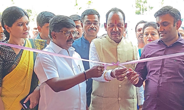 ಸಚಿವರು, ಶಾಸಕರು ಹಸು ದತ್ತು ಸ್ವೀಕಾರ ಮಾಡಲಿ