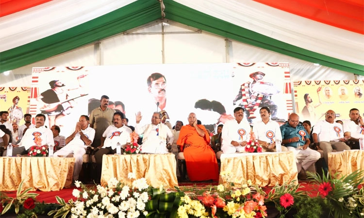 ನಾನು ಮತ್ತೆ ಸಿಎಂ ಆಗಲು “ಕೈ’ ಬೆಂಬಲಿಸಿ: ಸಿದ್ದರಾಮಯ್ಯ