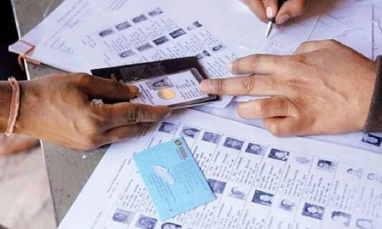 ಮತದಾರರ ಮಾಹಿತಿ ಸೋರಿಕೆ ಪ್ರಕರಣ: 180 ಆರ್‌ಒ, ಎಆರ್‌ಒಗಳಿಗೆ ಬಂಧನ ಭೀತಿ