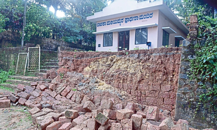 ಕರಾವಳಿಯ ವಿವಿಧೆಡೆ ಧಾರಾಕಾರ ಮಳೆ: ಇಂದೂ ಕೂಡ ಮಳೆಯಾಗುವ ಸಾಧ್ಯತೆ