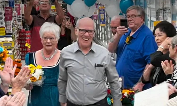 ಆಕೆಗೆ 72 ವರ್ಷ ಆತನಿಗೆ 78 ವರ್ಷ: ಭೇಟಿಯಾದ ಗ್ರೋಸರಿ ಸ್ಟೋರ್‌ ನಲ್ಲೇ ಮದುವೆಯಾದ ಜೋಡಿ.!