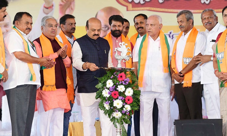 ಯಾರದೋ ದುಡ್ಡಲ್ಲಿ ಸಿದ್ದರಾಮಯ್ಯ ಜಾತ್ರೆ: ಬೊಮ್ಮಾಯಿ