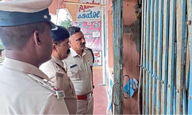 ಬ್ಯಾಂಕ್‌ನಲ್ಲಿ 2 ಕೋಟಿ ರೂ. ಚಿನ್ನ ಕನ್ನ