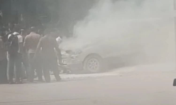 ಮಂಗಳೂರು: ಪಾರ್ಕ್ ಮಾಡಲಾಗಿದ್ದ ಕಾರಿಗೆ ಬೆಂಕಿ; ಕೆಲ ಹೊತ್ತು ಆತಂಕ