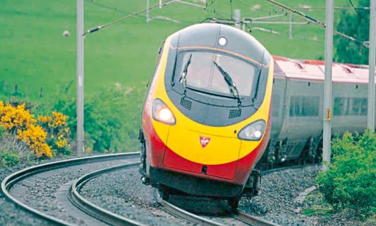 3 ವರ್ಷಗಳಲ್ಲೇ ದೇಶಕ್ಕೆ ಬರಲಿದೆ “ವಾಲುವ ರೈಲು’!