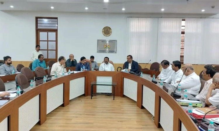 ಆದಾಯ ಹಂಚಿಕೆ: ಸಕ್ಕರೆ ಕಾರ್ಖಾನೆ ಮಾಲಕರ ಜತೆ ಮುನೇನಕೊಪ್ಪ ಸಭೆ