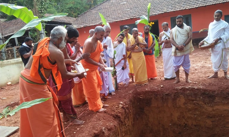 ಭಗವಂತ ಎಲ್ಲೆಡೆ ಇದ್ದಾನೆ, ಭಗವಂತ ಇರದ ಜಾಗವಿಲ್ಲ : ಪೇಜಾವರ ಶ್ರೀಗಳು