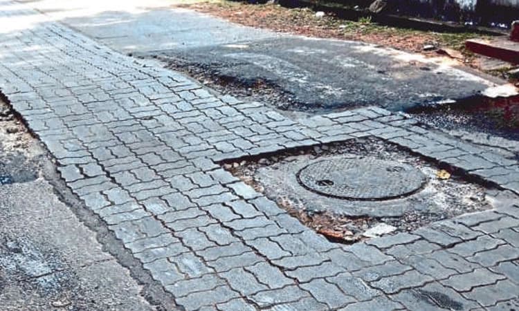 ಅಪಘಾತಕ್ಕೆ ಕಾರಣವಾಗುತ್ತಿದೆ ಅಪಾಯಕಾರಿ ಹಂಪ್ಸ್‌