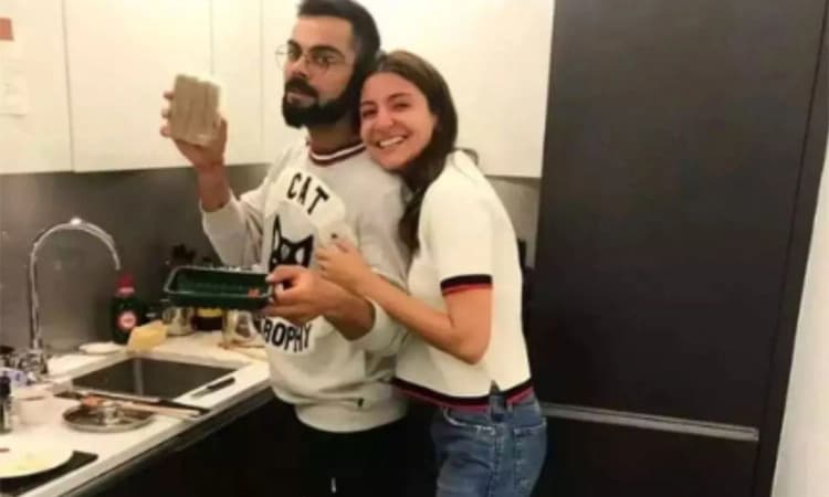 ನಿಮ್ಮ ಅಡುಗೆ ಮನೆಯೇಕೆ ಅಷ್ಟು ಗಲೀಜು? ಕೊಹ್ಲಿಗೆ ನೆಟ್ಟಿಗರಿಂದ ಪ್ರಶ್ನೆಗಳ ಸುರಿಮಳೆ…