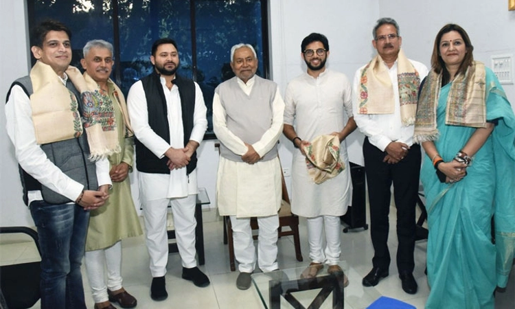 ಬಿಹಾರದಲ್ಲಿ ಆದಿತ್ಯ ಠಾಕ್ರೆ ; ನಿತೀಶ್ ಕುಮಾರ್, ತೇಜಸ್ವಿ ಮಹತ್ವದ ಭೇಟಿ
